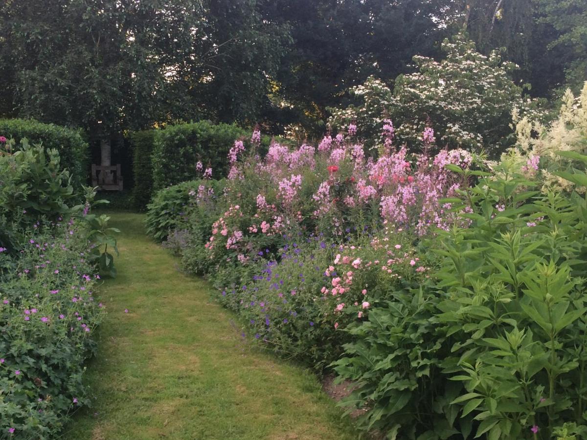 Bed and Breakfast Bed And Garden Alde Coninckshof Weurt Екстер'єр фото